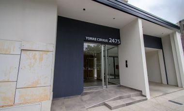 PISOS DE 3 DORMITORIOS Y COCHERA - VENTA