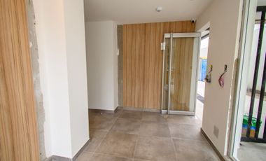 PISOS DE 3 DORMITORIOS Y COCHERA - VENTA