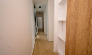PISOS DE 3 DORMITORIOS Y COCHERA - VENTA