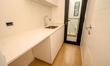 PISOS DE 3 DORMITORIOS Y COCHERA - VENTA