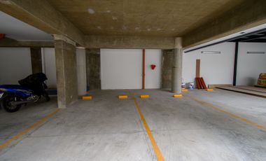 PISOS DE 3 DORMITORIOS Y COCHERA - VENTA