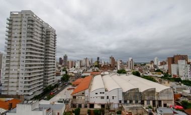 PISOS DE 3 DORMITORIOS Y COCHERA - VENTA