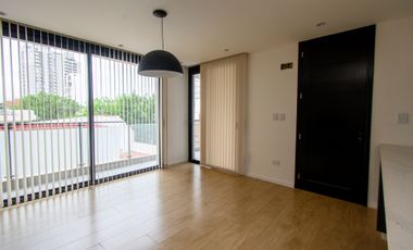 PISOS DE 3 DORMITORIOS Y COCHERA - VENTA