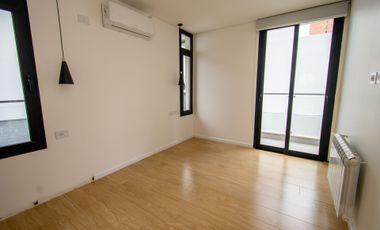 PISOS DE 3 DORMITORIOS Y COCHERA - VENTA