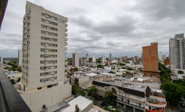 PISOS DE 3 DORMITORIOS Y COCHERA - VENTA