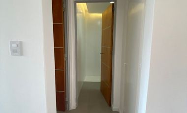 Venta Depto de un dorm. restaurado con balcón