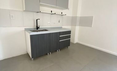 Venta Depto de un dorm. restaurado con balcón