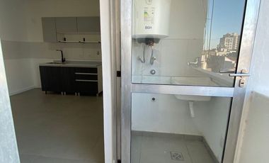 Venta Depto de un dorm. restaurado con balcón
