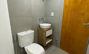Venta Depto de un dorm. restaurado con balcón