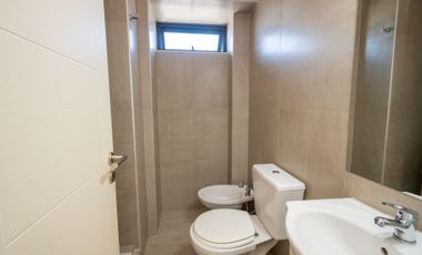VENTA SEMIPISO DOS DORMITORIOS EN TORRE LYON