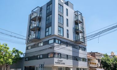 VENTA SEMIPISO DOS DORMITORIOS EN TORRE LYON