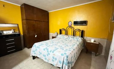 Se vende casa de dos dormitorios patio y cochera!