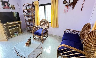 Se vende casa de dos dormitorios patio y cochera!