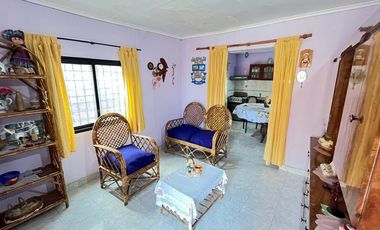 Se vende casa de dos dormitorios patio y cochera!