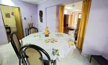 Se vende casa de dos dormitorios patio y cochera!