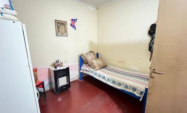 Se vende casa de dos dormitorios patio y cochera!