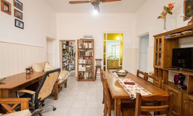 Venta Casa Rincón a 1 cuadra de la Plaza