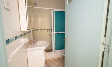 VENTA CASA A REFACCIONAR /COCHERA B. FOMENTO 9 JUL