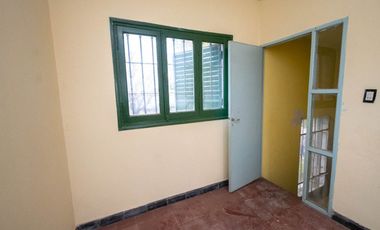 VENTA CASA A REFACCIONAR /COCHERA B. FOMENTO 9 JUL