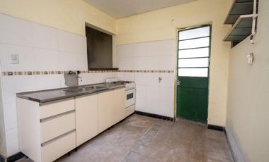 VENTA CASA A REFACCIONAR /COCHERA B. FOMENTO 9 JUL