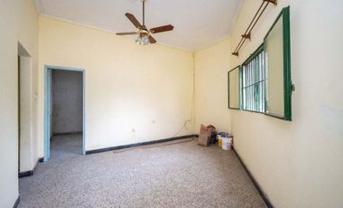 VENTA CASA A REFACCIONAR /COCHERA B. FOMENTO 9 JUL
