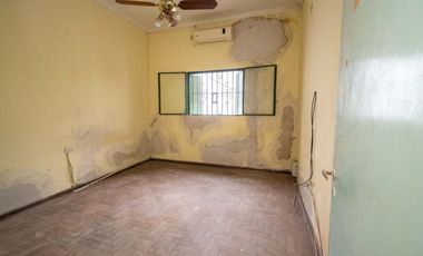 VENTA CASA A REFACCIONAR /COCHERA B. FOMENTO 9 JUL