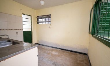 VENTA CASA A REFACCIONAR /COCHERA B. FOMENTO 9 JUL