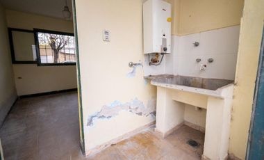 VENTA CASA A REFACCIONAR /COCHERA B. FOMENTO 9 JUL