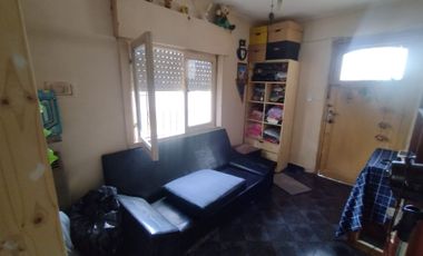 Casa en venta de dos dormitorios en Berazategui
