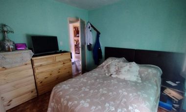 Casa en venta de dos dormitorios en Berazategui