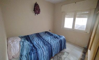 Casa en venta de dos dormitorios en Berazategui
