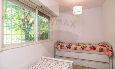 Casas en venta Villa Elisa. Parque y pileta