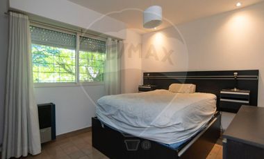 Casas en venta Villa Elisa. Parque y pileta