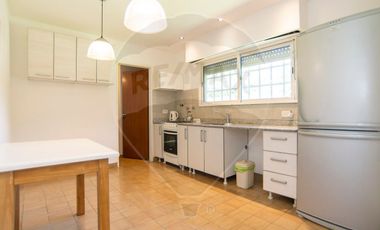 Casas en venta Villa Elisa. Parque y pileta