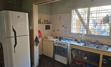 CASA EN VENTA EN BERAZATEGUI