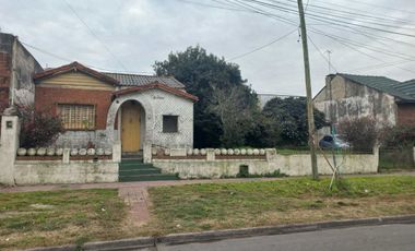 VENTA CASA A RECICLAR LA GUARDA A PASOS DE  MITRE