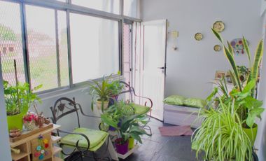 VENTA CASAS 3 AMB./QUINCHO/PISCINA/COCHERA QUILMES