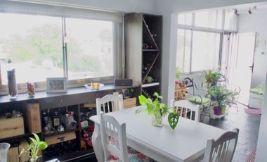 VENTA CASAS 3 AMB./QUINCHO/PISCINA/COCHERA QUILMES