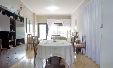 VENTA CASAS 3 AMB./QUINCHO/PISCINA/COCHERA QUILMES