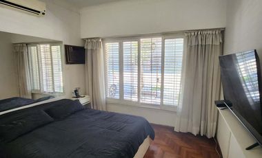 VENTA CASA 5 AMBIENTES PATIO COCHERA BERNAL