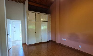 Venta Casa 3 dorm San Isidro La Calabria quincho