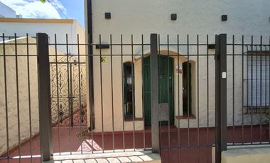 Venta Casa 3 dorm San Isidro La Calabria quincho