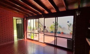 Venta Casa 3 dorm San Isidro La Calabria quincho