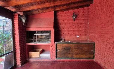 Venta Casa 3 dorm San Isidro La Calabria quincho