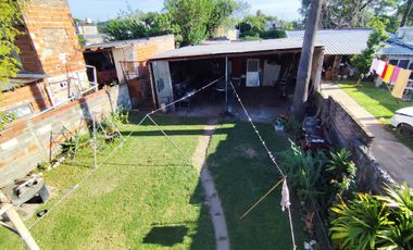 2 CASAS EN VENTA + GALPÓN  - A METROS DE PEÑALOZA