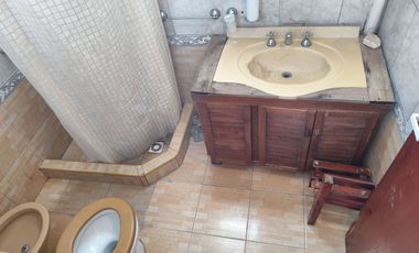 2 CASAS EN VENTA + GALPÓN  - A METROS DE PEÑALOZA