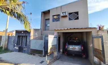 2 CASAS EN VENTA + GALPÓN  - A METROS DE PEÑALOZA