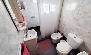 2 CASAS EN VENTA + GALPÓN  - A METROS DE PEÑALOZA