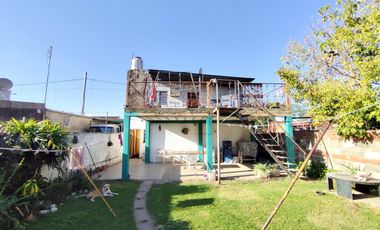 2 CASAS EN VENTA + GALPÓN  - A METROS DE PEÑALOZA