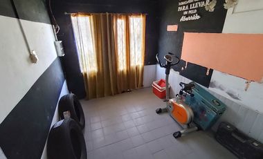 2 CASAS EN VENTA + GALPÓN  - A METROS DE PEÑALOZA